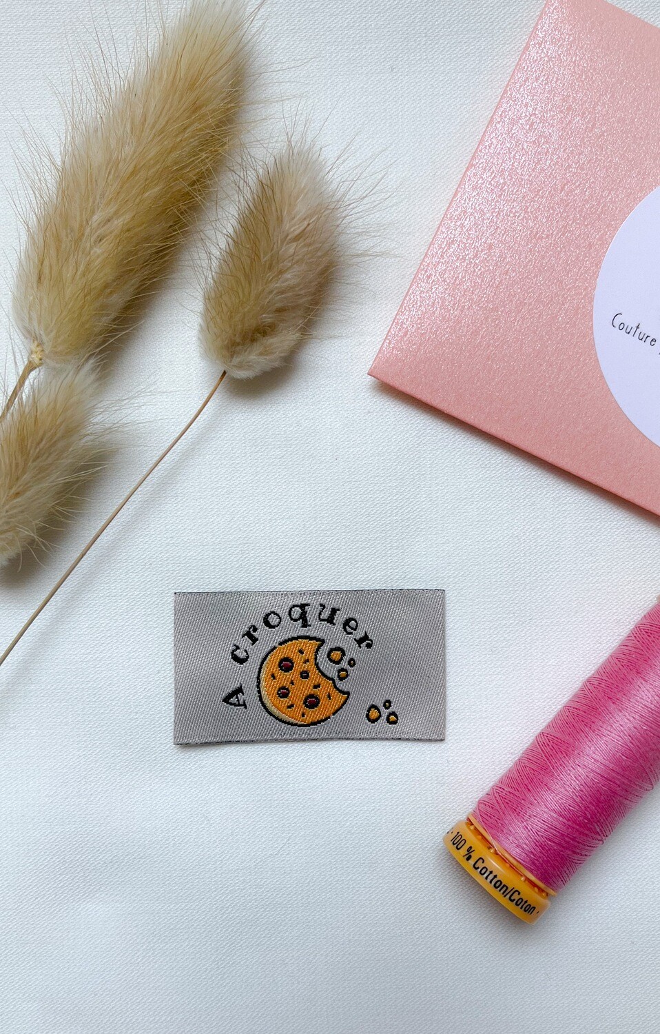 Kit Tampon Textile COLOP Craft Labeler – 20 Étiquettes à Coudre + Guide – Lavable 90°C – Personnalisez Vos Créations !